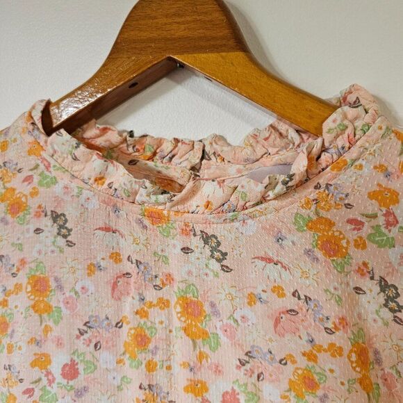 EUC LOFT DAINTY FLORAL MOCK NECK RUFFLED HALF SLEEVES TOP SIZE M - Picture 7 of 15